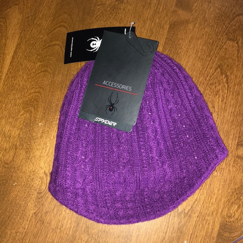 New Spyder hat - shade plum with tags